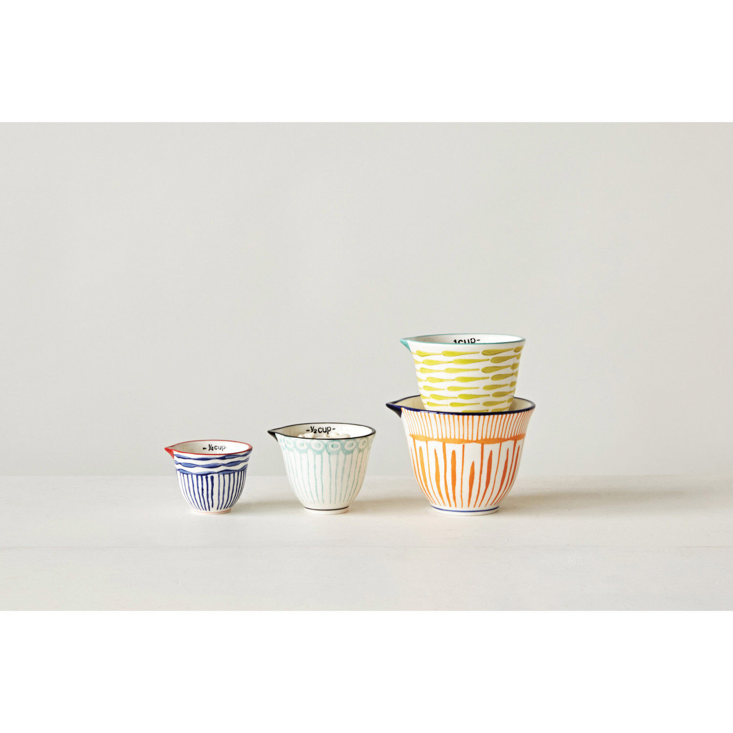 Creative Co-Op Stoneware Measuring Cups (Set of 4) | Floral Pattern